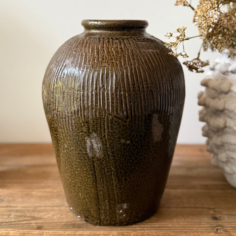 Vintage Mijiu Vessel